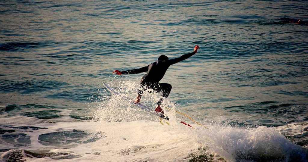 Les surfers et propriétaires de véhicules habitables de Biarritz sont en colère